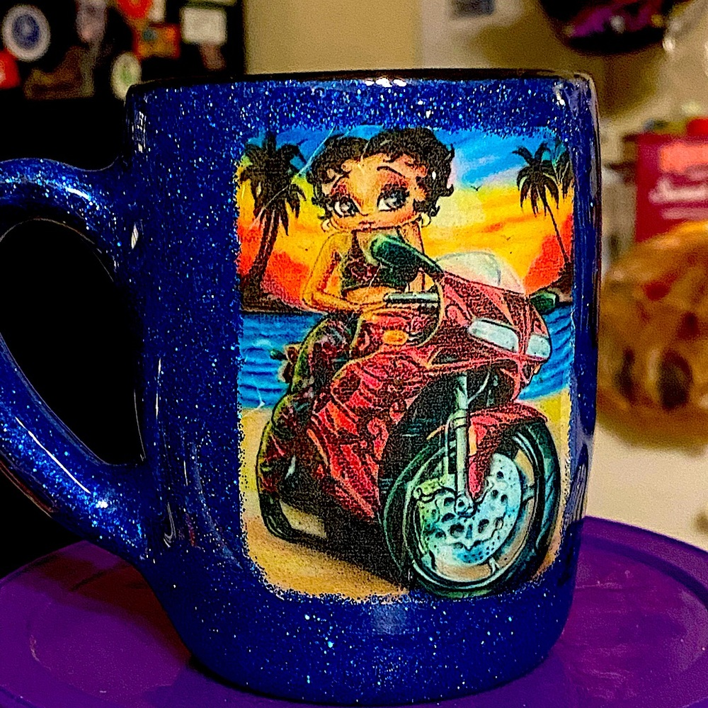 Homemade   Betty Boop glitter resin epoxy coffee mug